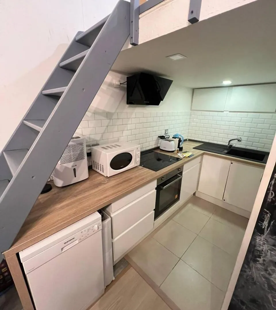 Appartement En Centre-Ville, Proche Gares Nice 0*,  France